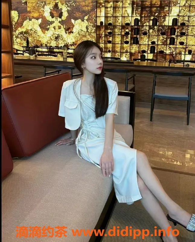 成都外围-成都19岁嫩妹圆圆，160身高，700元全套服务