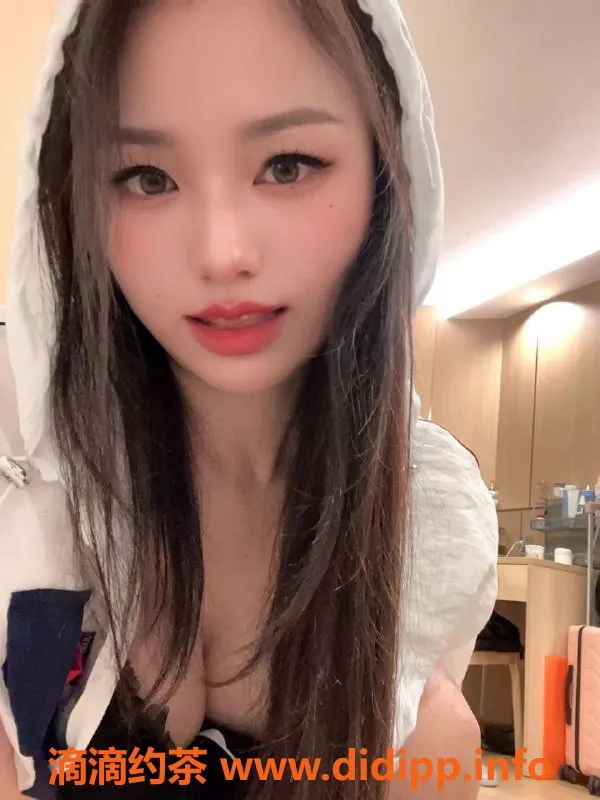 深圳楼凤资源信息,罗湖小樱，课费800起！