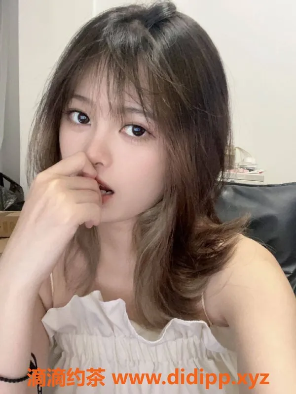 深圳楼凤-龙华默默，800元调情服务，玩转制服丝袜！