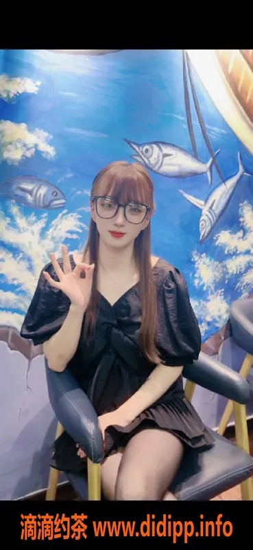 深圳楼凤-龙华苍老师，700/1，超值享受等你来体验！