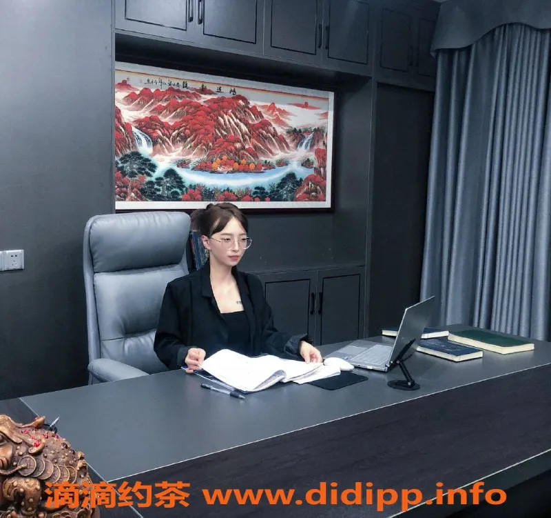 深圳楼凤-龙华苍老师，700/1，超值享受等你来体验！