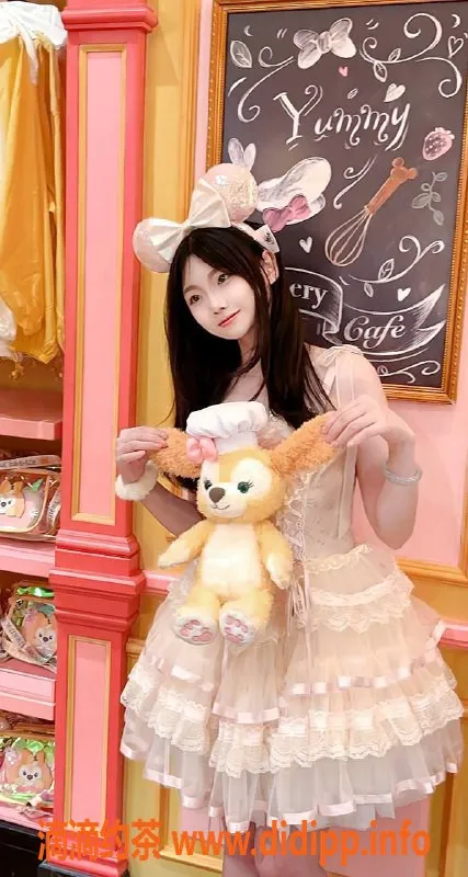 广州楼凤-越秀嫩妹欲兔，水费2500p，舌吻服务推荐