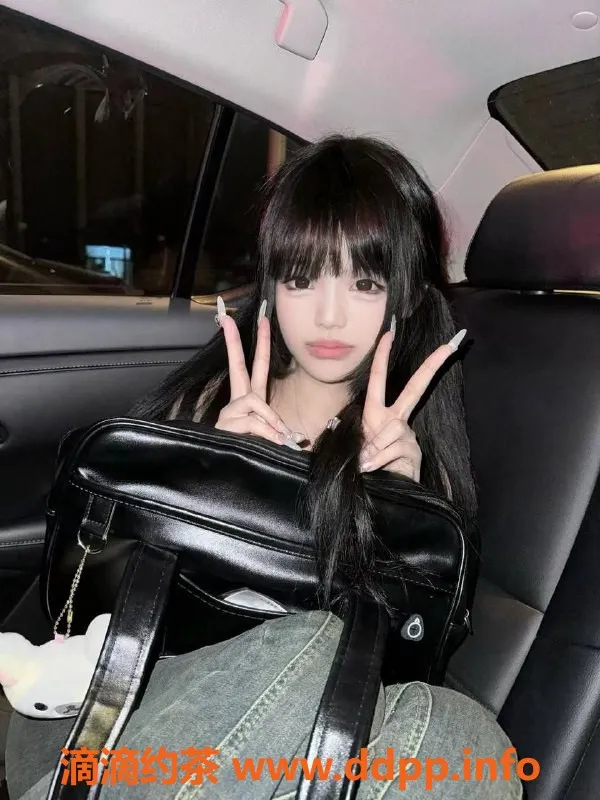 深圳楼凤-南山梦娜，19岁，167cm，49斤，私人约会1288元起