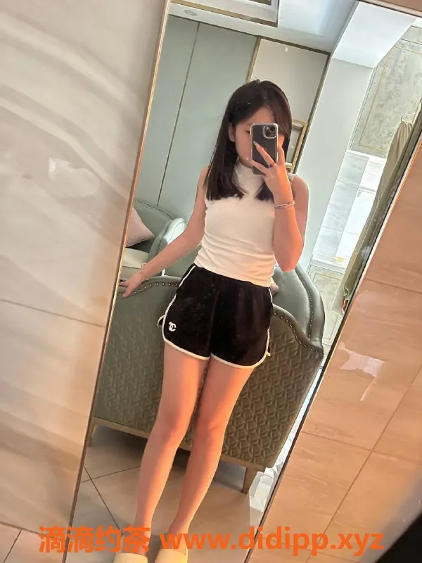 广州楼凤-天河萱萱：600元鸳鸯浴，双飞体验