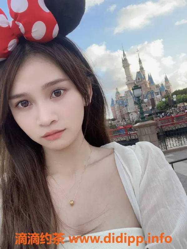 深圳楼凤资源信息,深圳宝安的小佳佳，160cm，47kg，舌吻服务