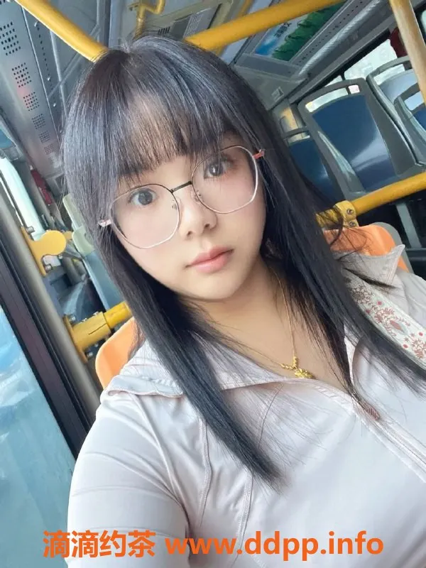 深圳楼凤-深圳龙岗嘉嘉，25岁C罩杯，500元起