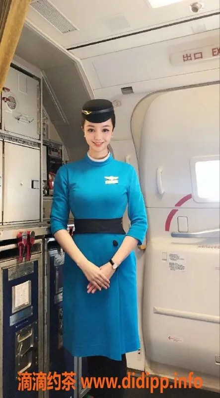 北京上门服务-朝阳空姐黄蓉，170长腿极品，纯天然服务