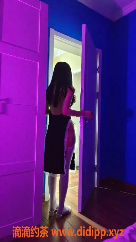 杭州楼凤-杭州乐瑶19岁，168斤小萝莉，陪浴等服务只需1000