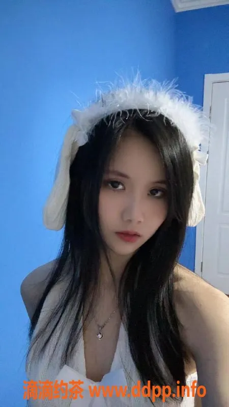 杭州楼凤-杭州乐瑶19岁，168斤小萝莉，陪浴等服务只需1000