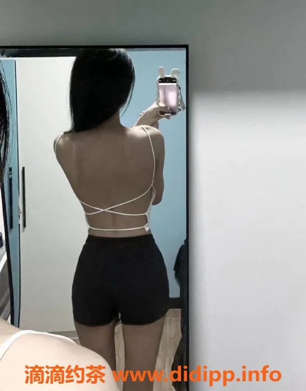 杭州楼凤-杭州乐瑶19岁，168斤小萝莉，陪浴等服务只需1000