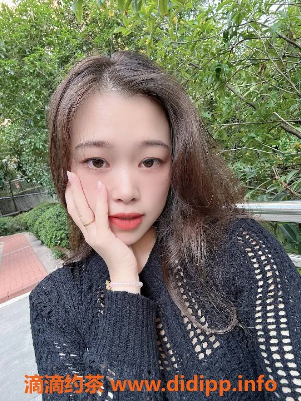 广州楼凤资源信息,天河嫩妹洛洛，700p双飞大胸服务等你来体验！