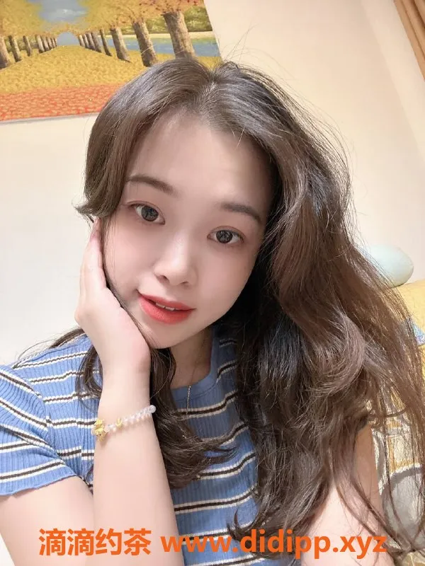 广州楼凤-天河嫩妹洛洛，700p双飞大胸服务等你来体验！