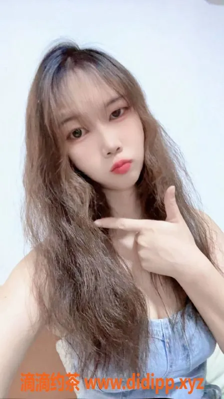 广州楼凤-天河嫩妹小爱，水费500p，糖果般可爱！