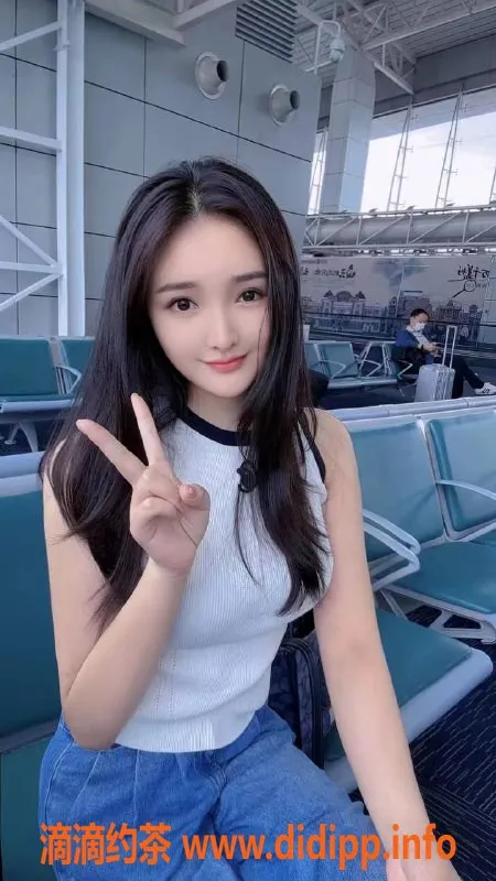 广州楼凤-天河御姐琳琳，800p长腿大胸服务等你体验