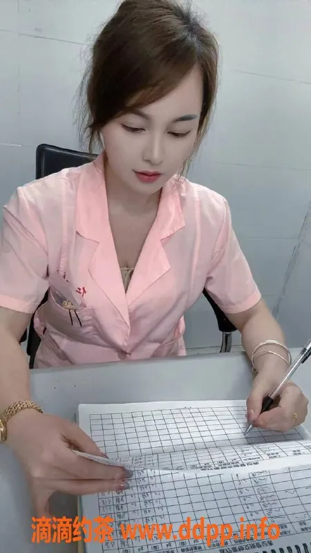 广州楼凤-白云小晴，400元超值服务，人妻诱惑等你来体验