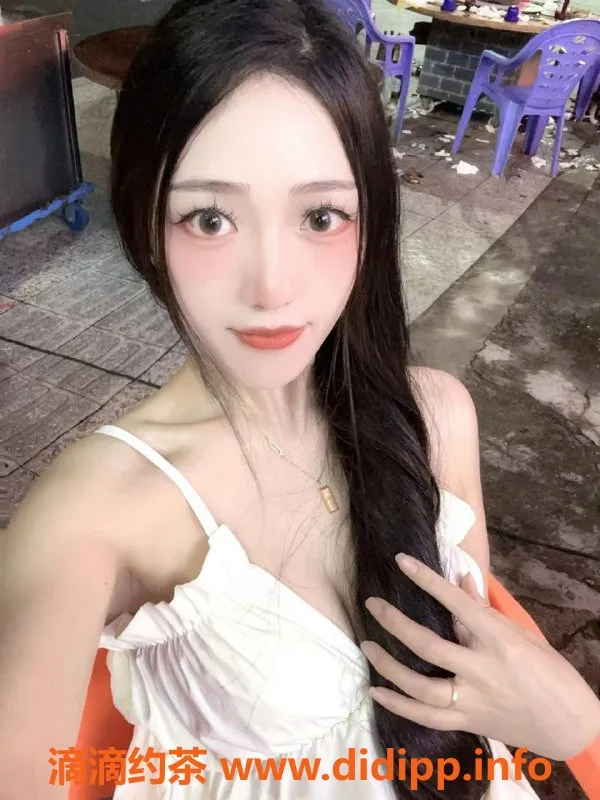 深圳楼凤资源信息,深圳龙华21岁针好看，170cm C罩杯，798起