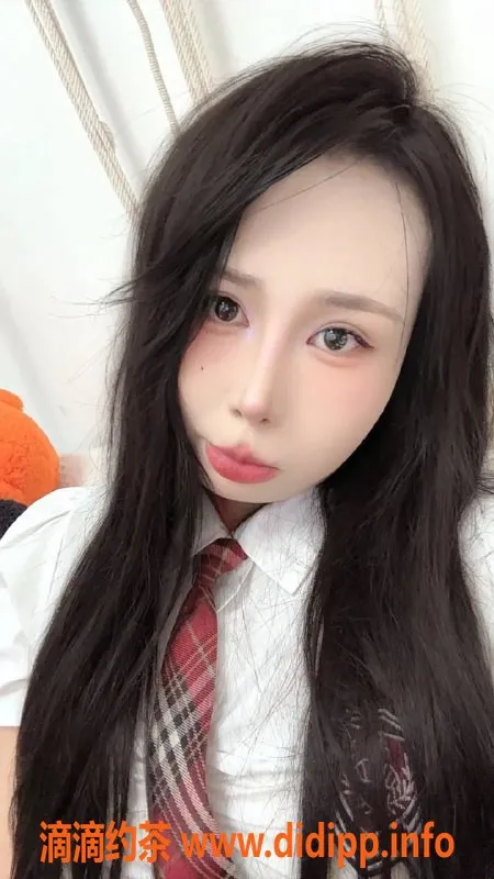 广州楼凤-白云嫩妹安小狸，水费600p，双飞服务