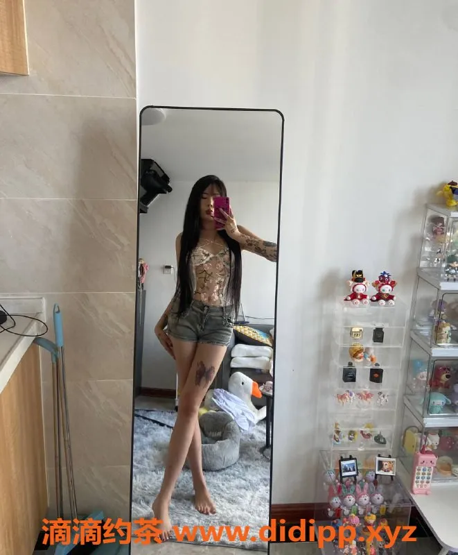 广州楼凤-白云嫩妹安小狸，水费600p，双飞服务