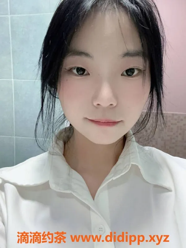 广州楼凤-佛山曼曼，1200pp嫩妹上门服务，双飞SM体验