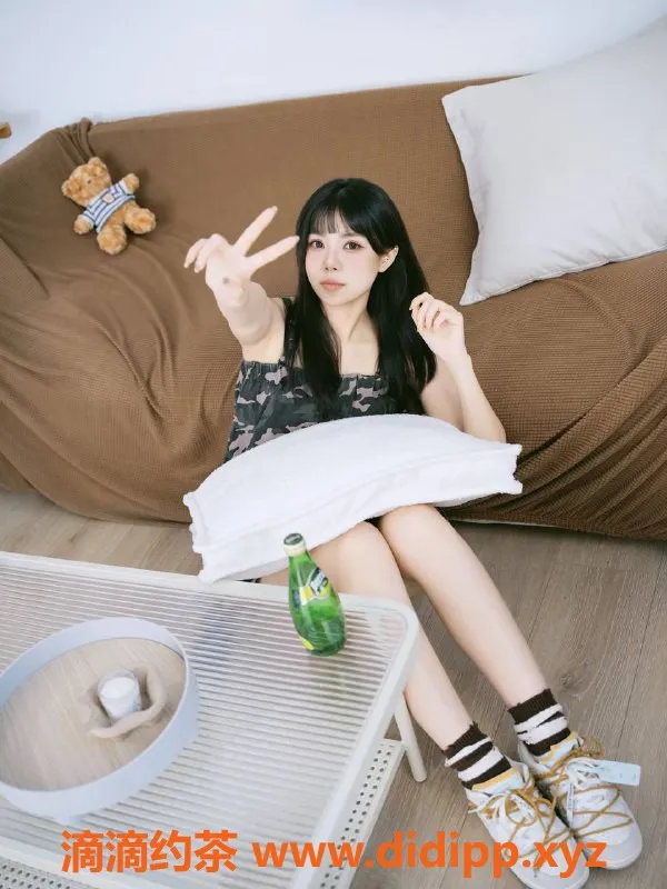上海楼凤-静安嫩妹小小酥，168高、95重，1300起