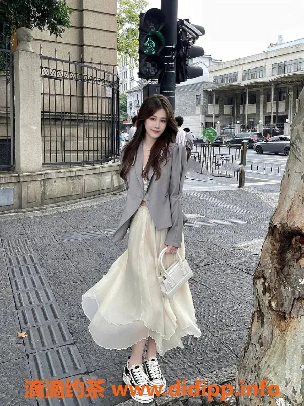 广州楼凤-天河嫩妹慕瑶，水费1000p，服务好评如潮