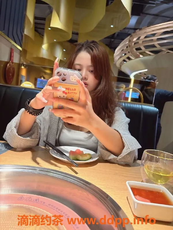 广州楼凤-天河嫩妹木子，800p大胸SM服务