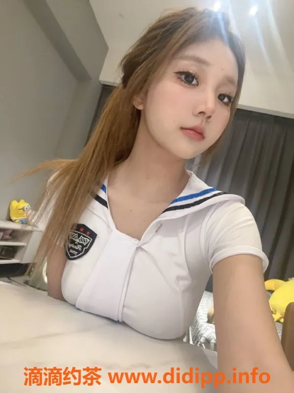 深圳楼凤资源信息,龙华小苹果，1200元可爱C胸嫩妹