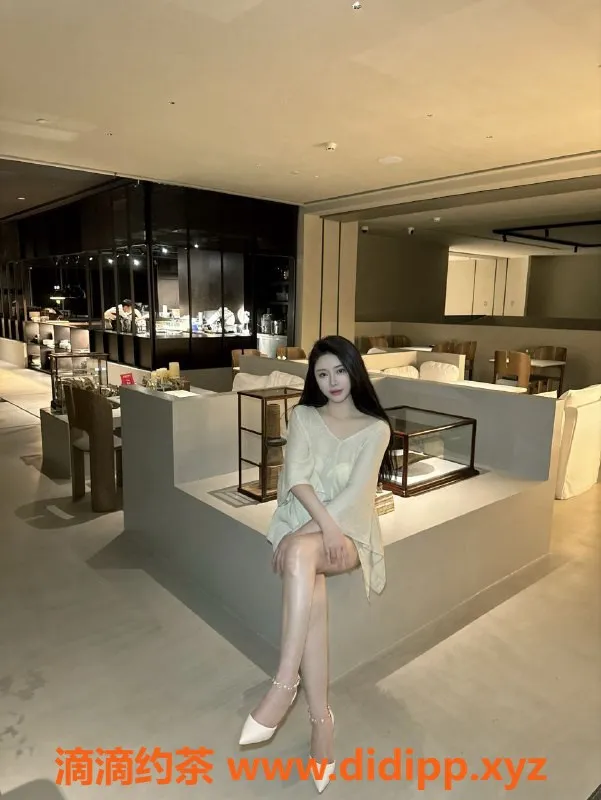 深圳楼凤-深圳福田小九，170cm长腿美女，1400起