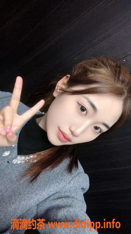 长沙楼凤-开福区小妮子，性价比高仅500p三件套