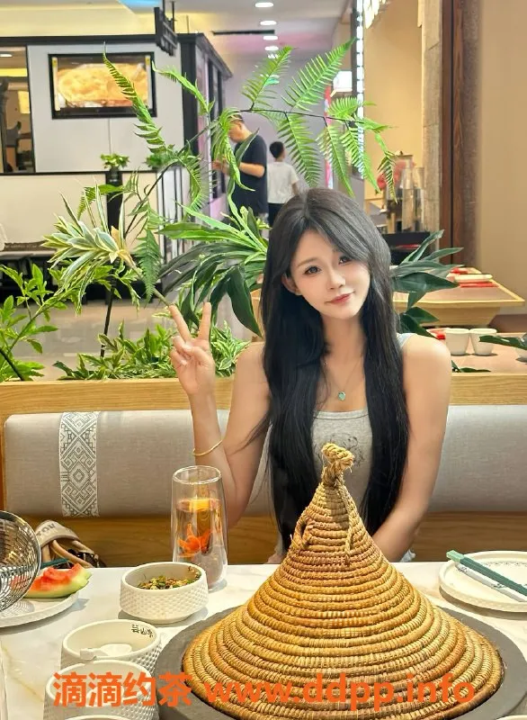 深圳楼凤-南山Vicky，165C，44kg，千五档服务