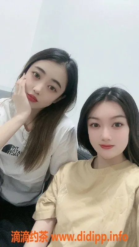 深圳楼凤资源信息,南山漫妮双飞体验，身材比例超赞！