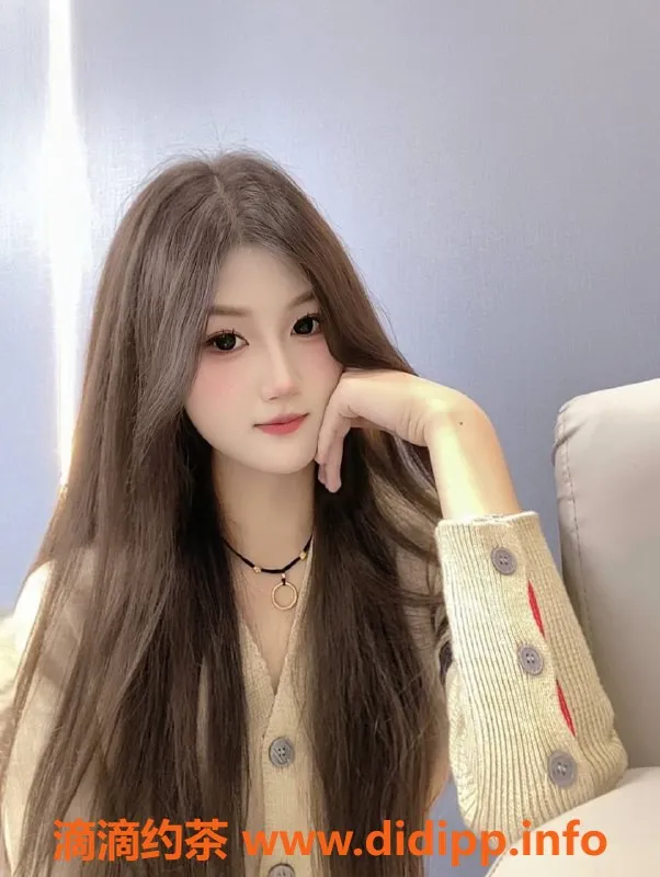 广州楼凤-天河嫩妹米苏，700p超值长腿体验