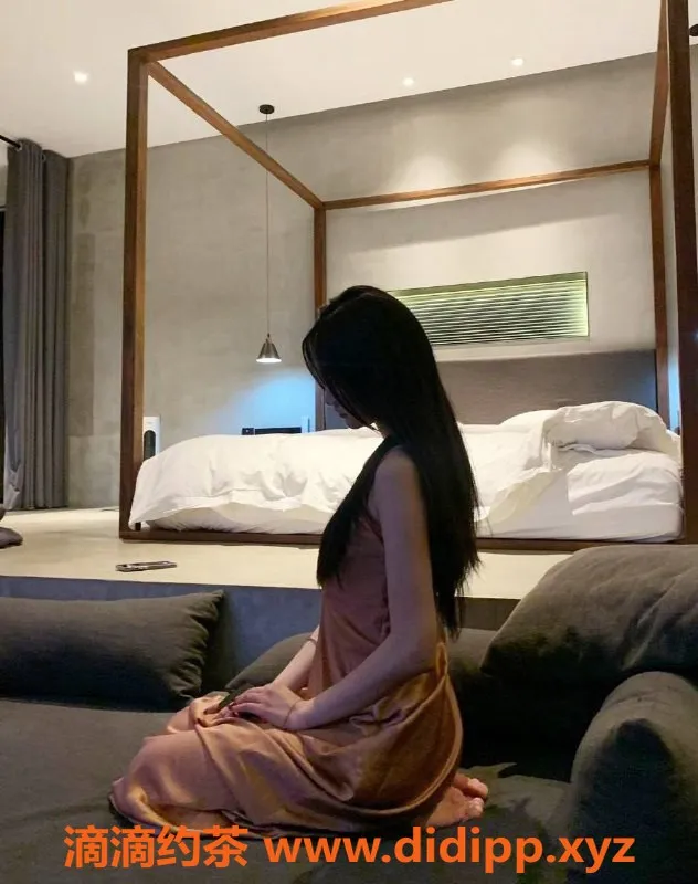 上海楼凤-徐汇左左艺名特惠1100P，限量名额抢先体验