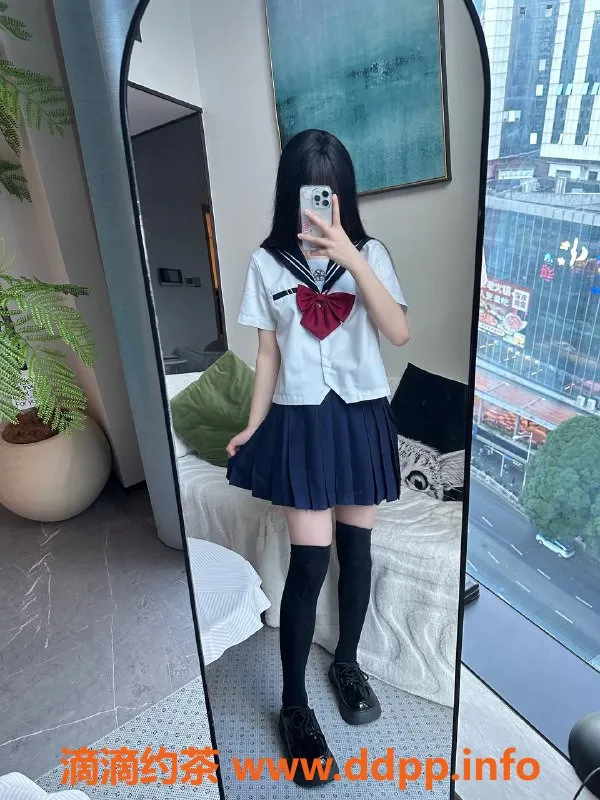 广州楼凤-天河小糯米，1500水费，嫩妹舌吻COS服务