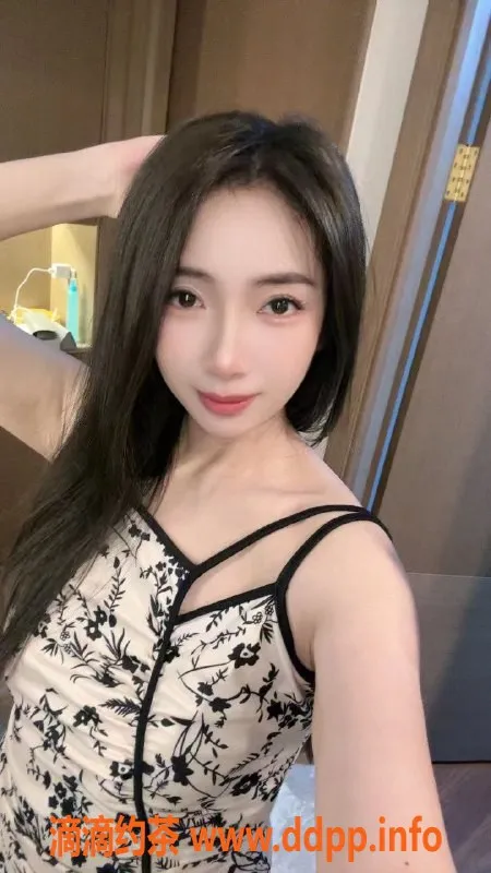 杭州楼凤-拱墅贝贝 96年 163cm 49kg C罩杯 诱惑制服