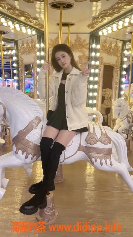 广州楼凤-佛山金沙洲楚楚，800p优质御姐双飞服务