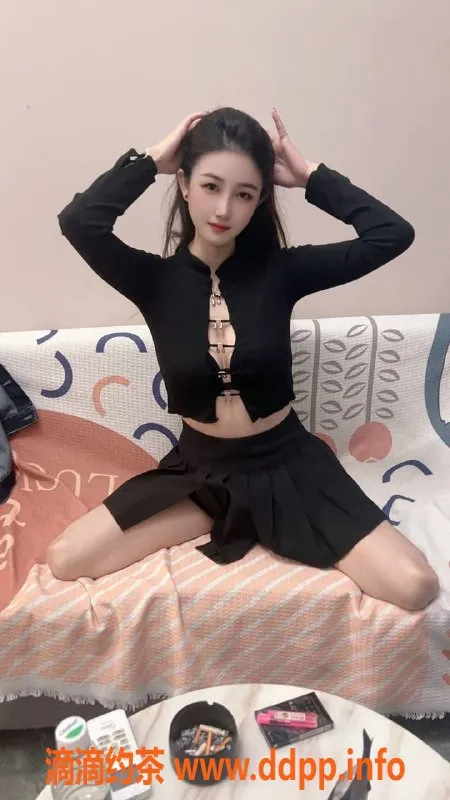 广州楼凤-佛山金沙洲楚楚，800p优质御姐双飞服务