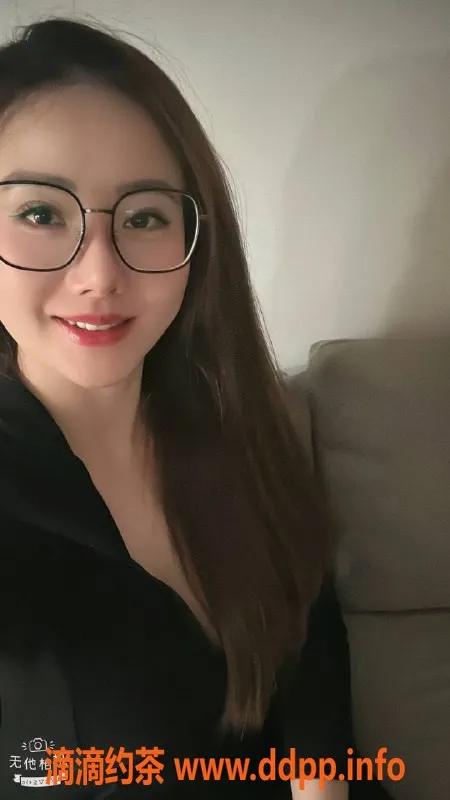 广州楼凤-番禺御姐晴儿，700p体验大胸魅力