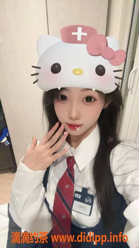 广州楼凤-天河嫩妹柚子，800p享受全面服务