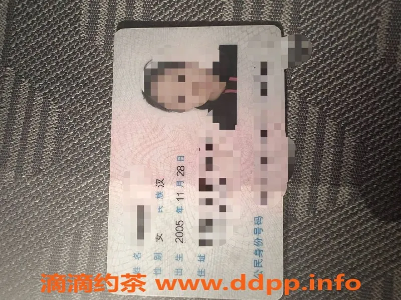 成都楼凤-成都19岁嫩妹婷婷，身高163，体重83，500元体验