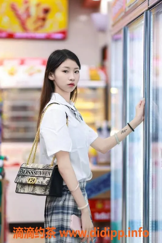 深圳楼凤资源信息,深圳南山嫩妹苏沐心，身高165，84斤，超值服务！