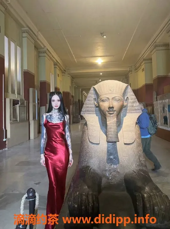 深圳楼凤-深圳南山高老师猫耳朵，19岁长腿魅力