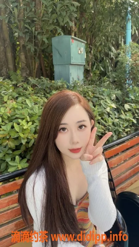 长沙楼凤资源信息,芙蓉区紫萱，168cm高47KG，胸围C，24岁