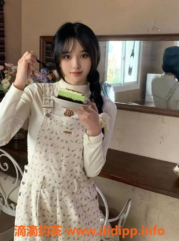 广州楼凤-天河嫩妹小米粒，水费1800p，舌吻服务超棒