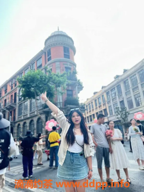 广州楼凤-姿姿御姐，888pp精彩服务等你来体验