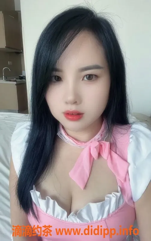 广州楼凤-白云御姐雪雪，400水费，超大胸，体验极致服务！