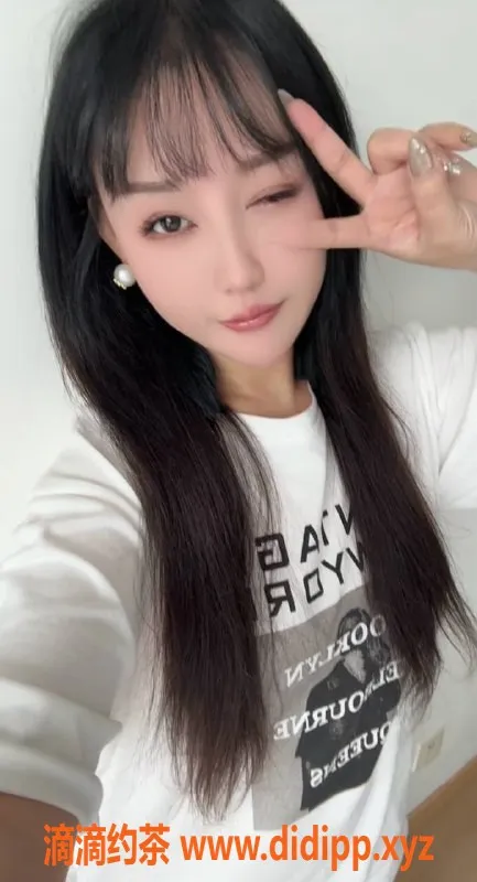 深圳楼凤资源信息,南山朵朵，700元舌吻、69服务等你来体验