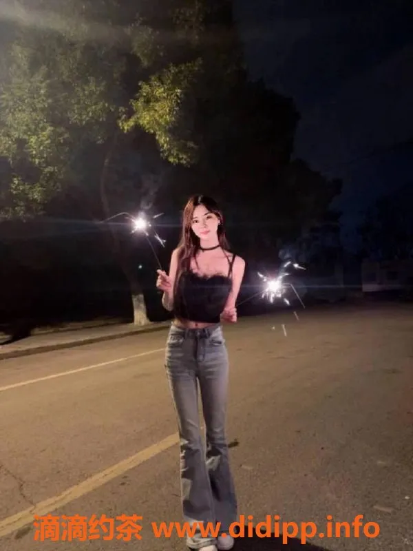 深圳楼凤-南山七七，舌吻艾舞，1000起价