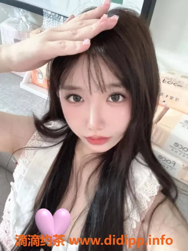 广州楼凤-天河嫩妹格格，超火舌吻服务，900元探秘！