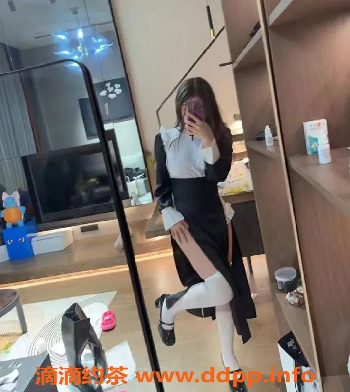 广州楼凤资源信息,天河嫩妹格格，超火舌吻服务，900元探秘！